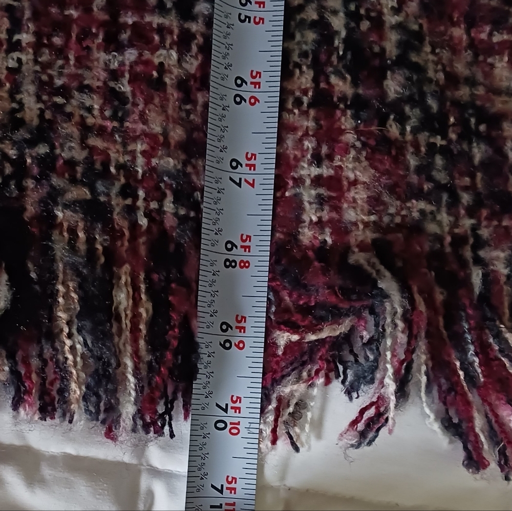 Large Knit/Weaved Scarf - Picture 5 of 5